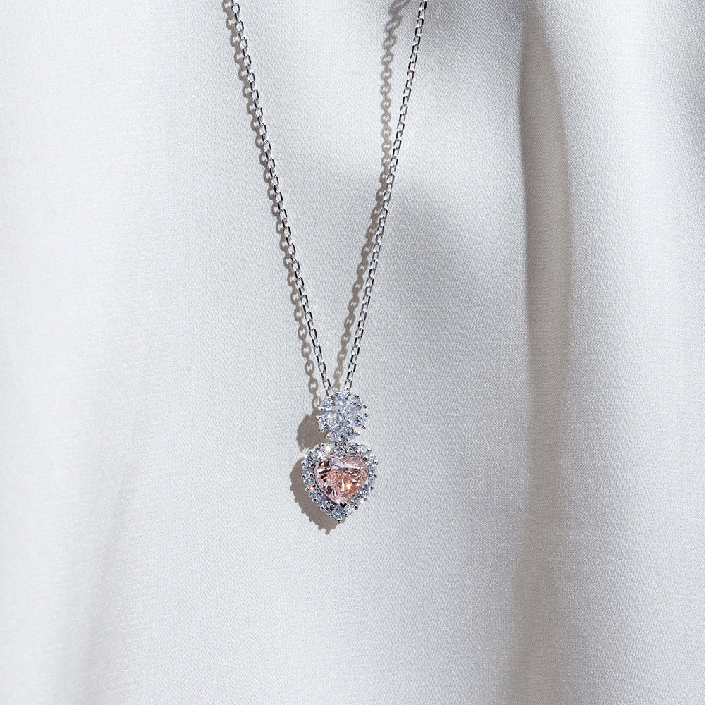 Econ-887 — The Blooming Heart Lab Diamond Pendant