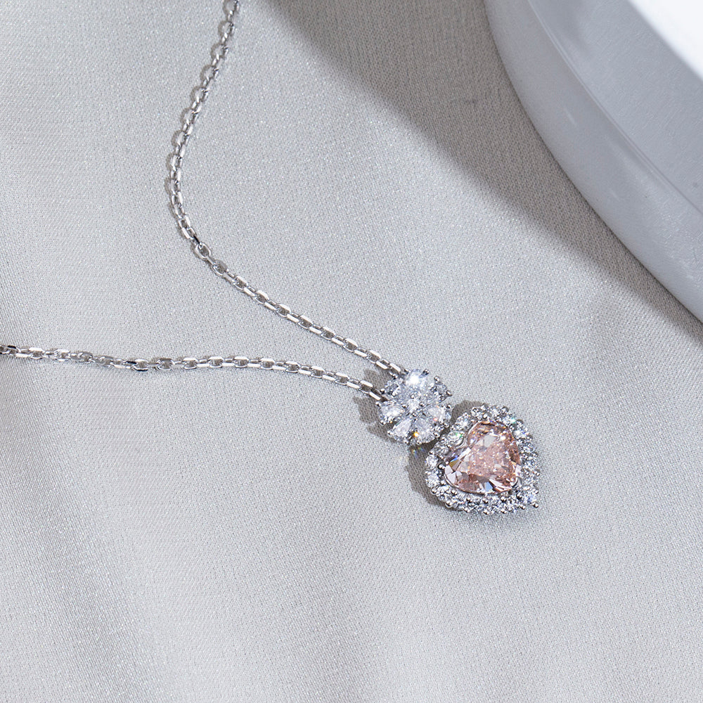 Econ-887 — The Blooming Heart Lab Diamond Pendant