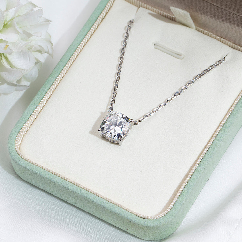 Econ-890 — The Quiet Flame Lab Diamond Cushion Pendant