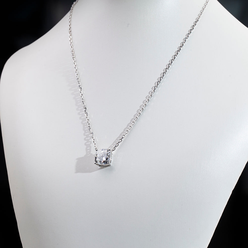 Econ-890 — The Quiet Flame Lab Diamond Cushion Pendant