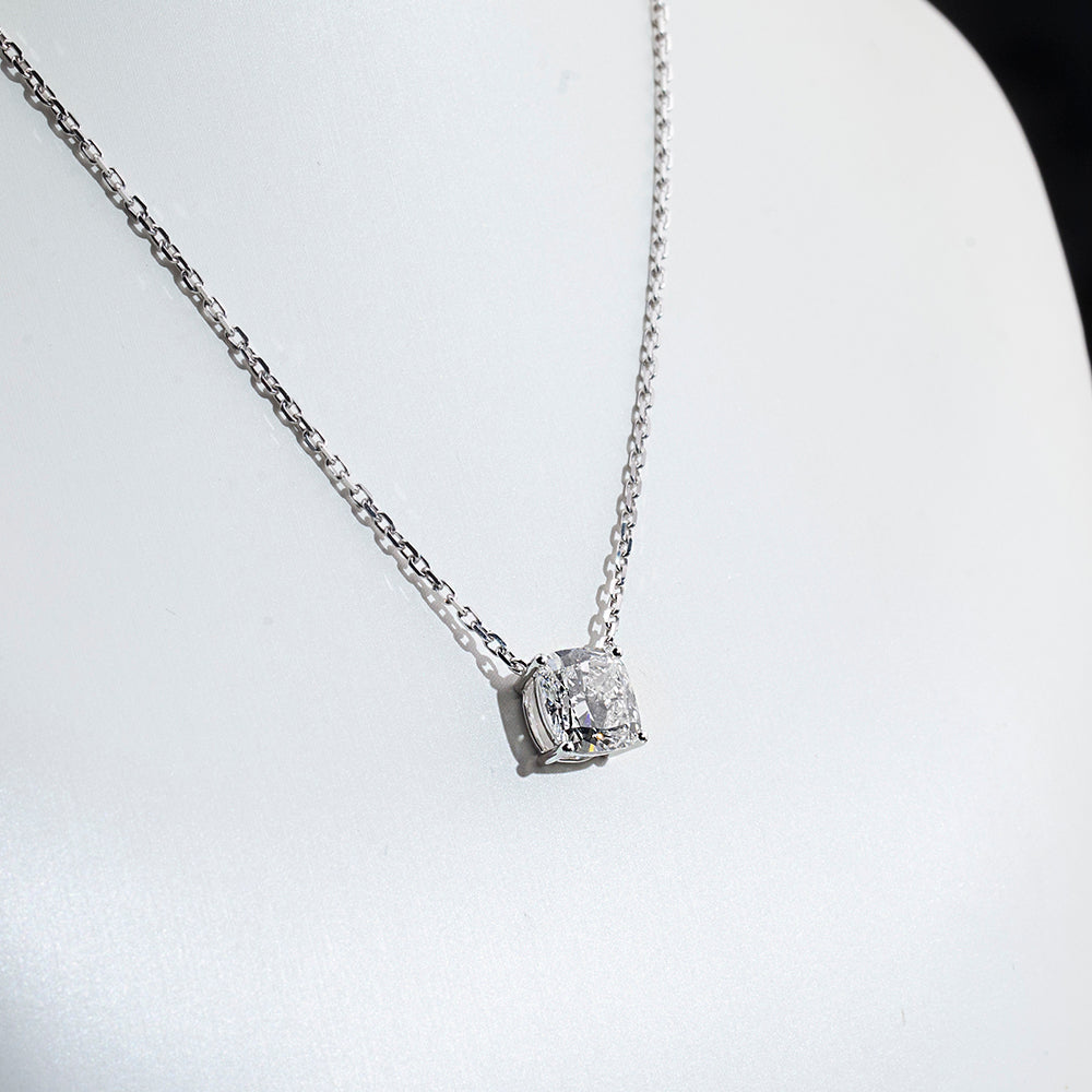 Econ-890 — The Quiet Flame Lab Diamond Cushion Pendant
