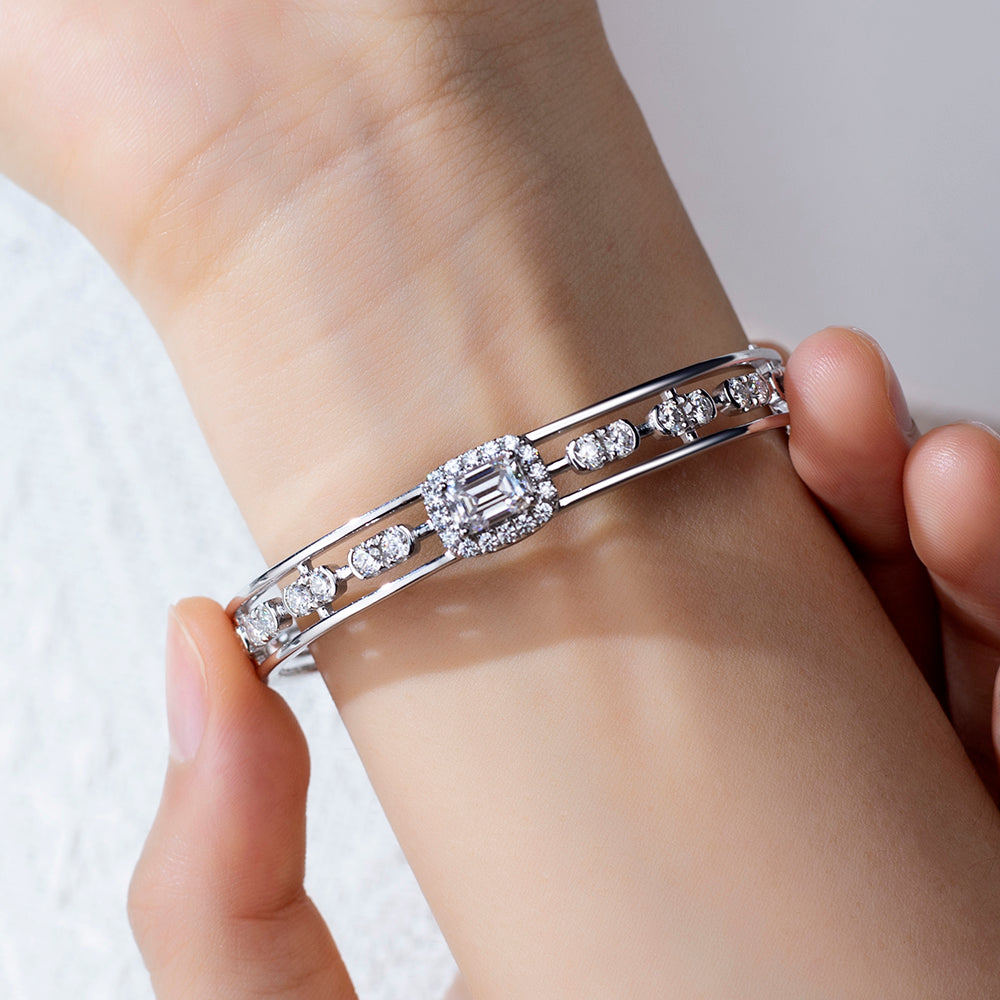 Ecob-612 | Radiance Vault Lab Diamond Cuff Bracelet in 18K Gold