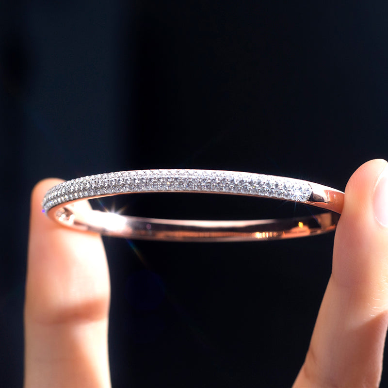 Ecob-599 | Éclat Pavé Lab Diamond Bangle in 18K Gold
