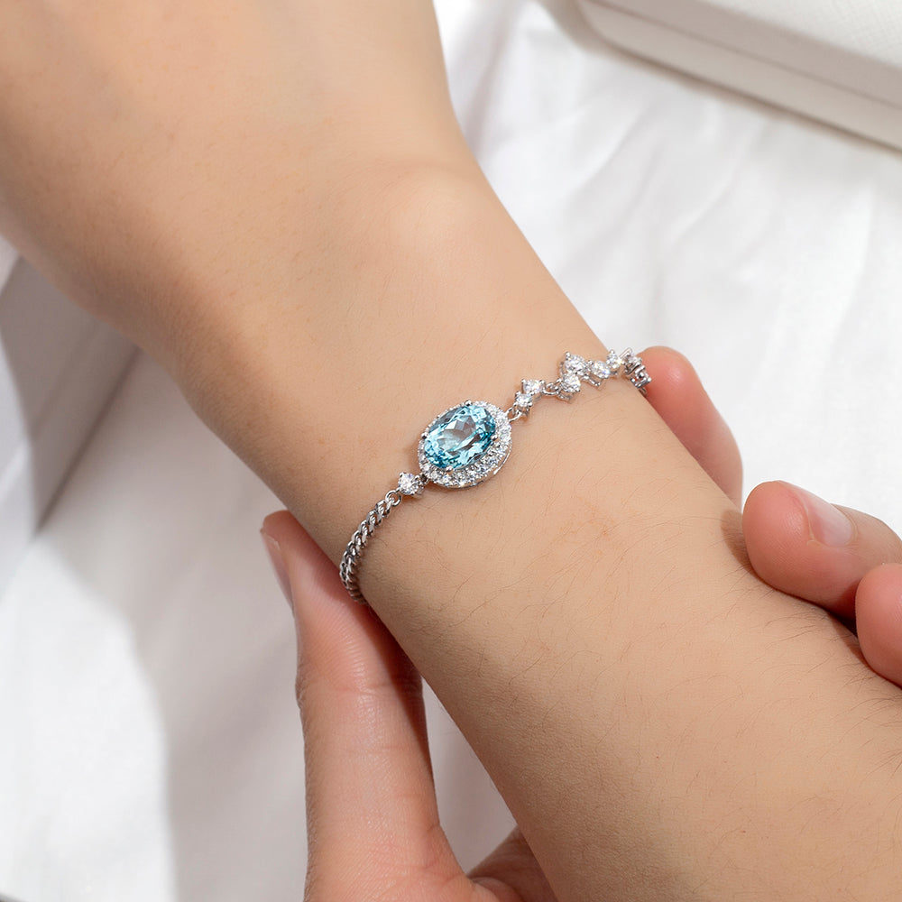 Ecob-630 | Celeste Halo Lab Sapphire Bracelet in 18K Gold
