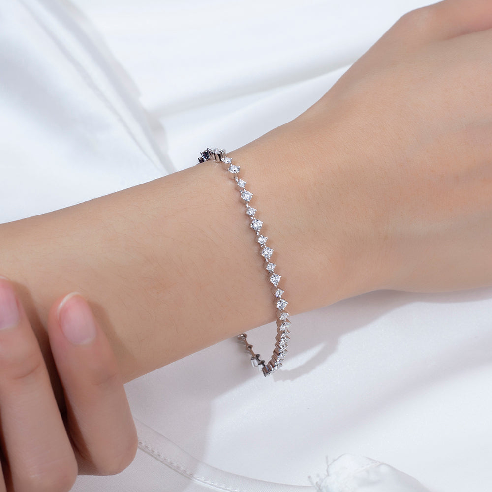 Ecob-631 | Lueur Élégante Lab Diamond Bracelet in 18K Gold