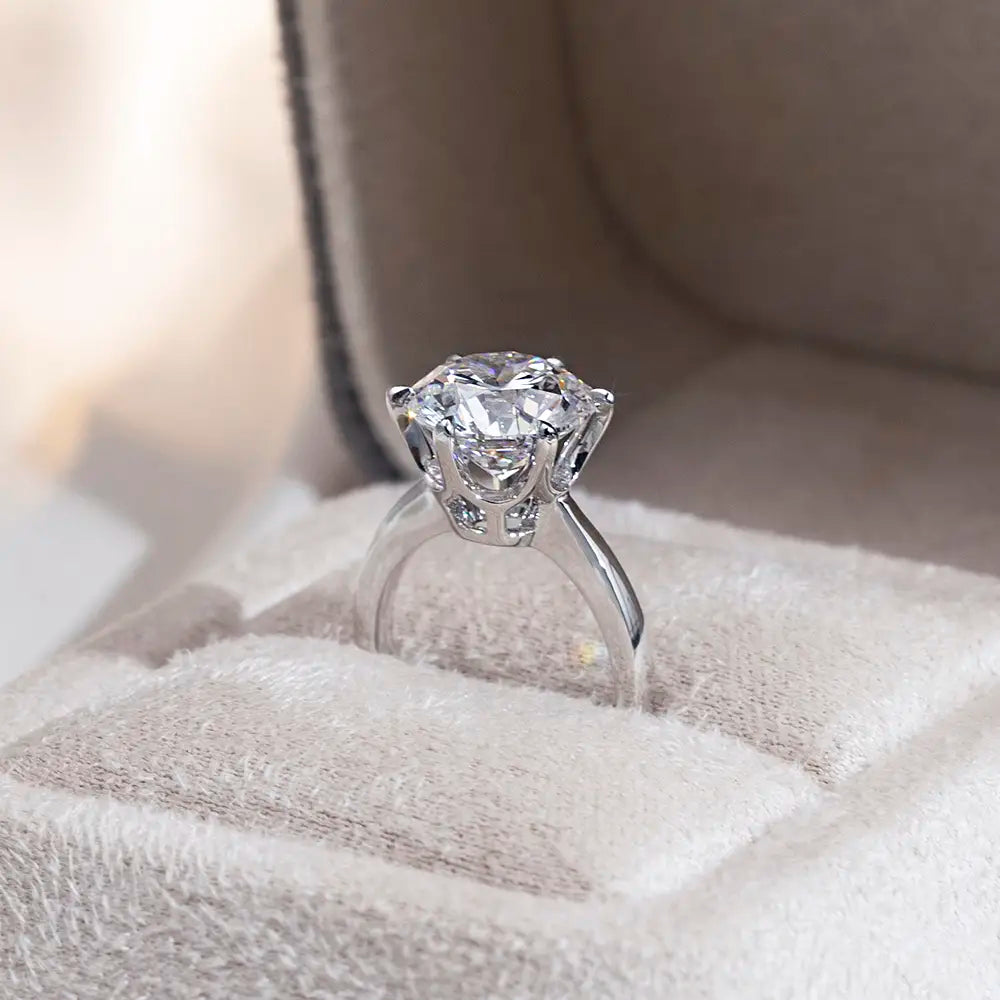 Eco-1661 Platinum Diamond Ring 3.70CT Round Solitaire