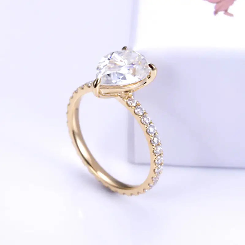 Eco-1429 2.21CT Pear-Shaped Lab-Grown Diamond Ring in 18K Yellow Gold – Certified by IGI