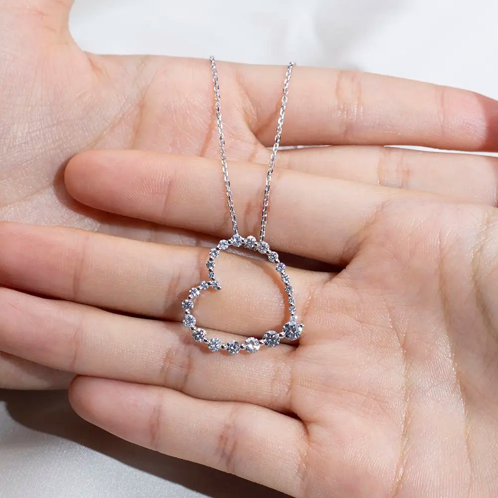 Econ-846 — The Heartline of Light Lab Diamond Pendant
