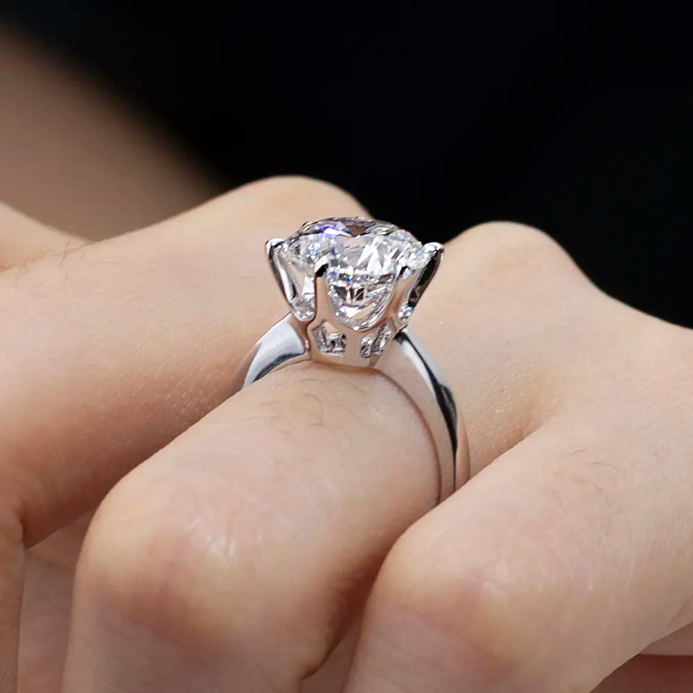 Eco-1661 Platinum Diamond Ring 3.70CT Round Solitaire