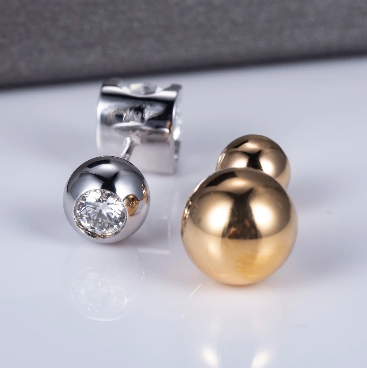 Ecoe-007 — The Pure Light Lab Diamond Stud Earrings