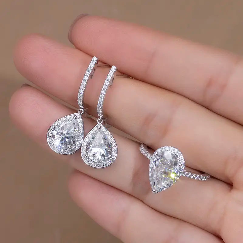Ecoe-616 — The Eternal Teardrop Halo Lab Diamond Set