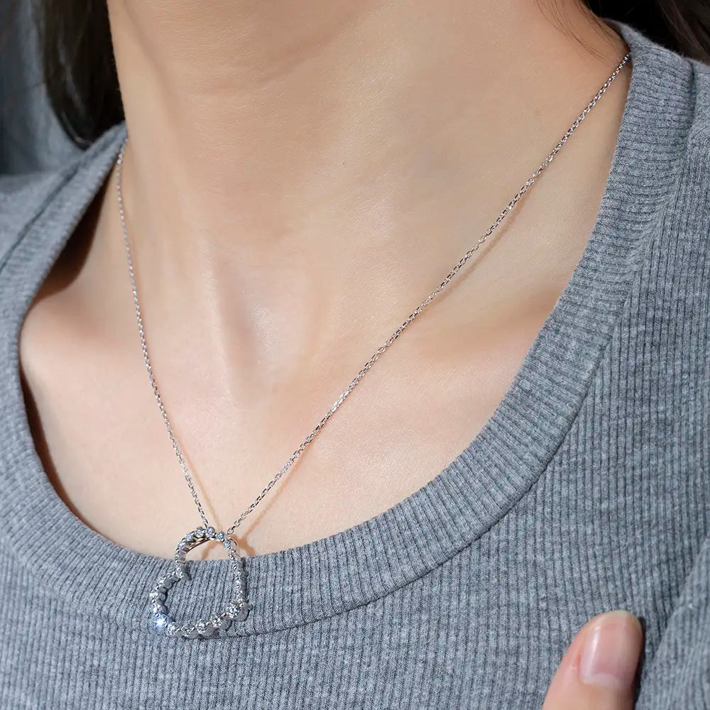 Econ-846 — The Heartline of Light Lab Diamond Pendant