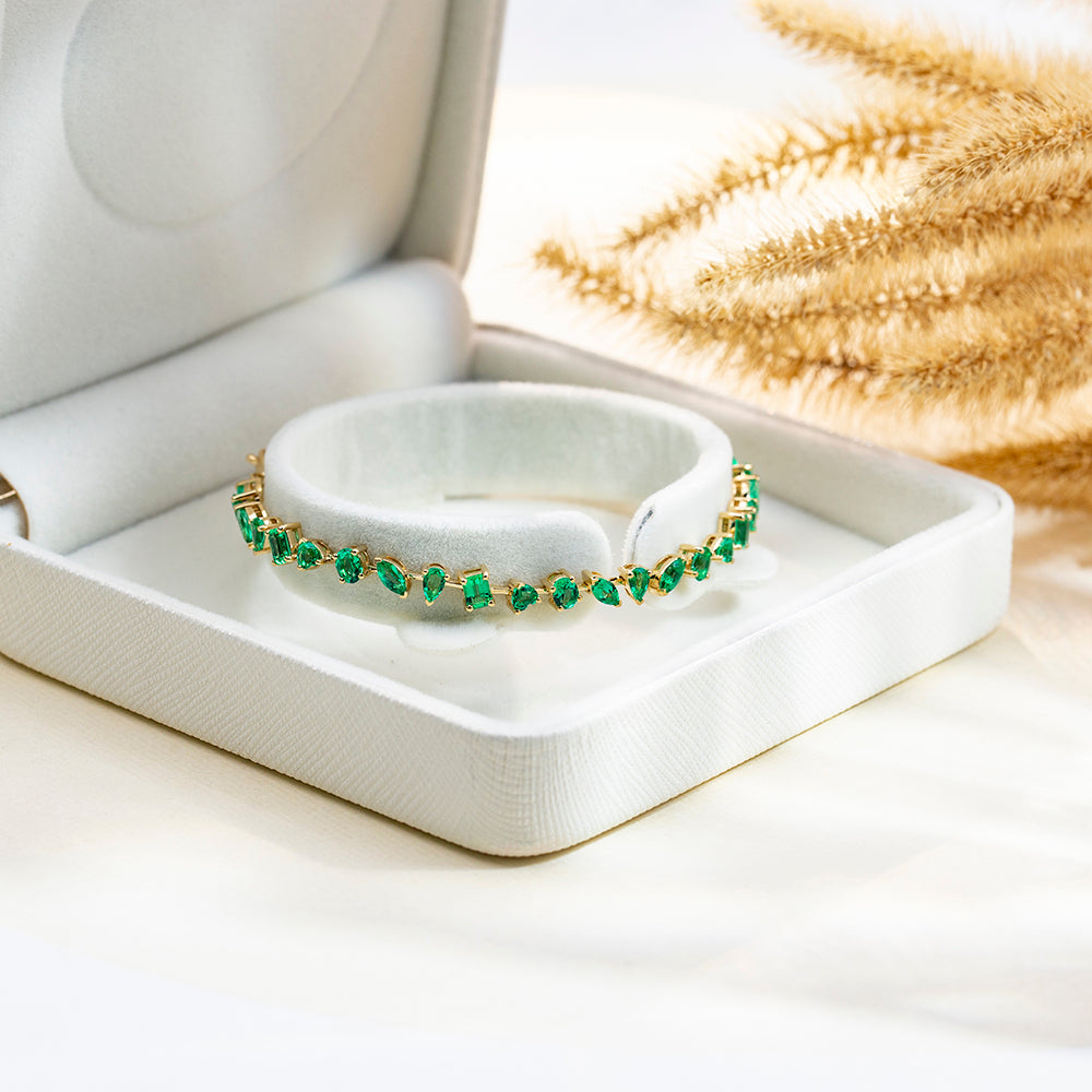Ecob-625 | Jardin Éternel Lab Emerald Bracelet in 18K Gold