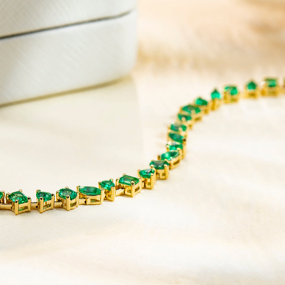 Ecob-625 | Jardin Éternel Lab Emerald Bracelet in 18K Gold