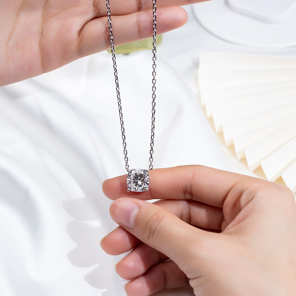 Econ-890 — The Quiet Flame Lab Diamond Cushion Pendant