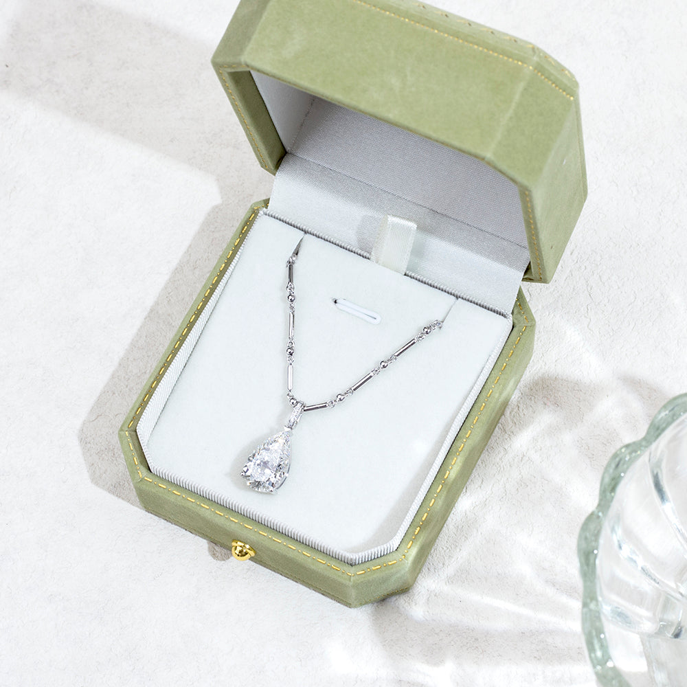 Econ-891 — The Celestial Drop Lab Diamond Pendant