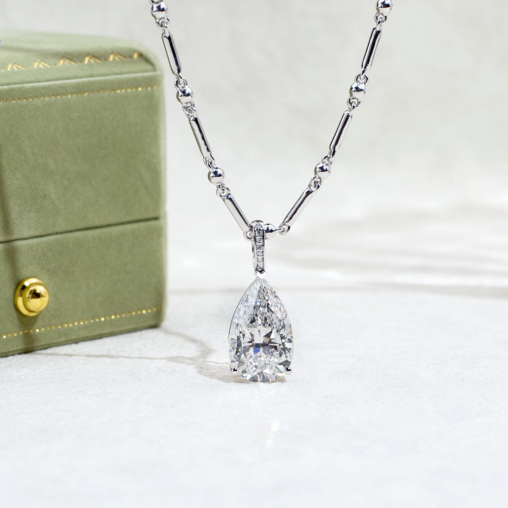 Econ-891 — The Celestial Drop Lab Diamond Pendant