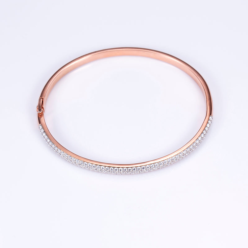 Ecob-599 | Éclat Pavé Lab Diamond Bangle in 18K Gold