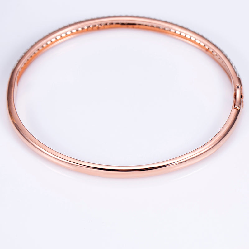 Ecob-599 | Éclat Pavé Lab Diamond Bangle in 18K Gold