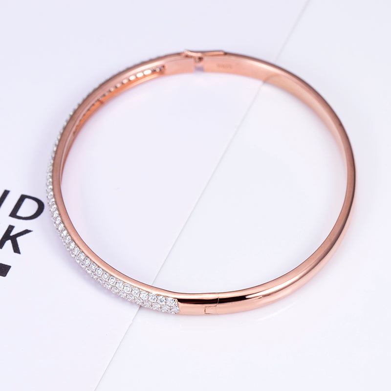 Ecob-599 | Éclat Pavé Lab Diamond Bangle in 18K Gold