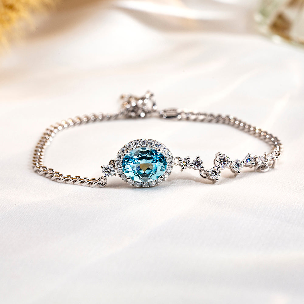Ecob-630 | Celeste Halo Lab Sapphire Bracelet in 18K Gold