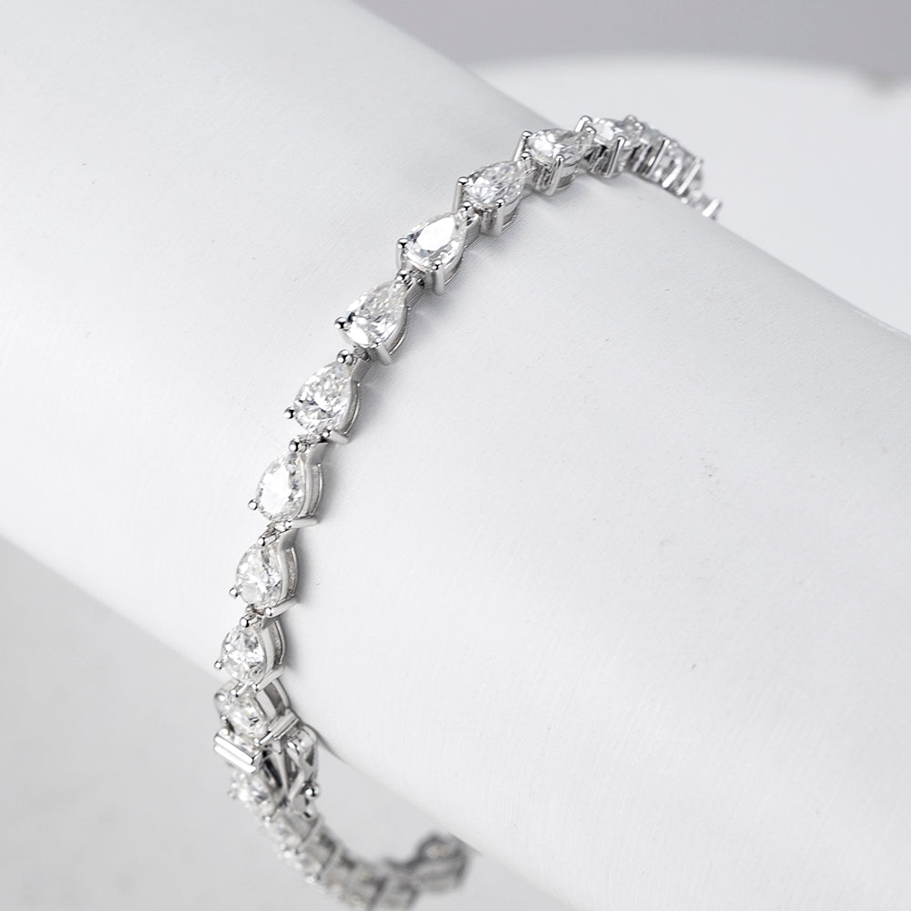 Ecob-622 | Lumière de Goutte Lab Diamond Bracelet in 18K Gold