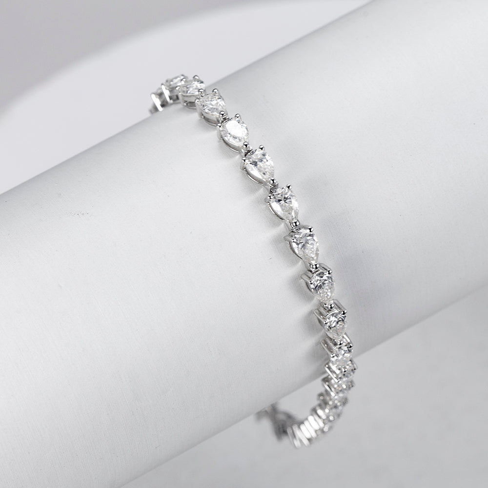 Ecob-622 | Lumière de Goutte Lab Diamond Bracelet in 18K Gold