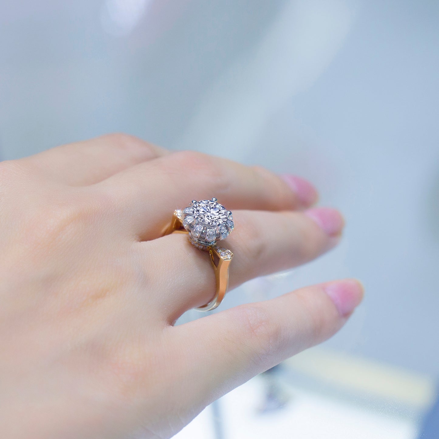 Eco-078 | 1.0ct D VVS1 Round-Cut Lab-Grown Diamond | 18K Rose Gold & White Gold | IGI Certified