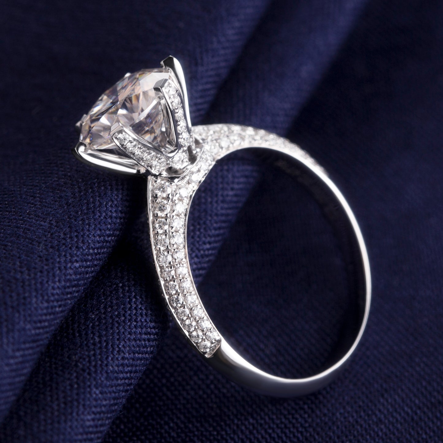 Eco—012: 1.0ct D VS1 Round Cut Lab-Grown Diamond Ring in 18K White Gold By Ecogemma · IGI Certified