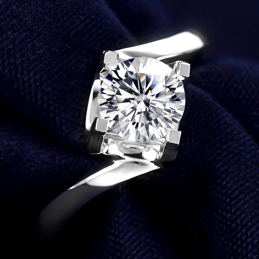 Eco-035: 1.0ct D VVS1 Round Cut Lab-Grown Diamond Ring in 18K White Gold By Ecogemma · IGI Certified