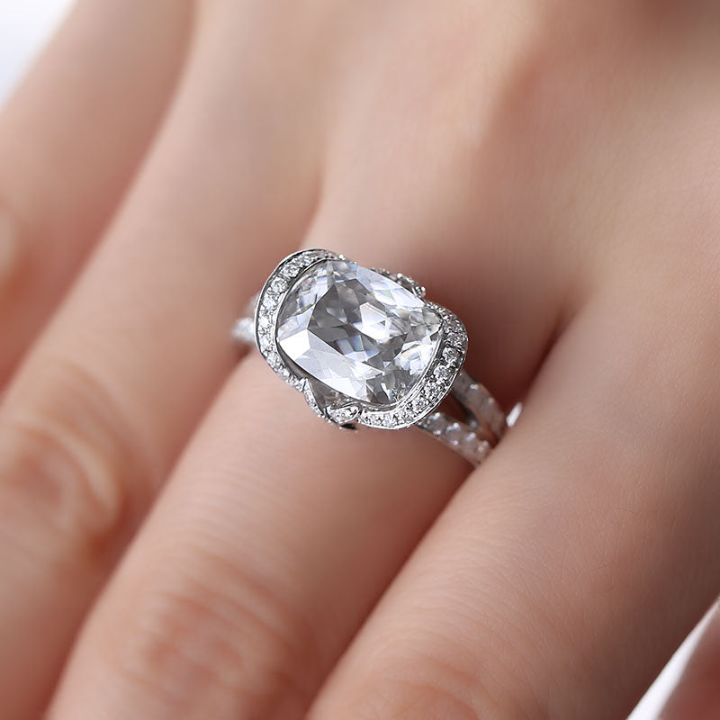 Eco-043 2.5ct Cushion-Cut D VVS1 Lab-Grown Diamond | 18K White Gold | IGI Certified