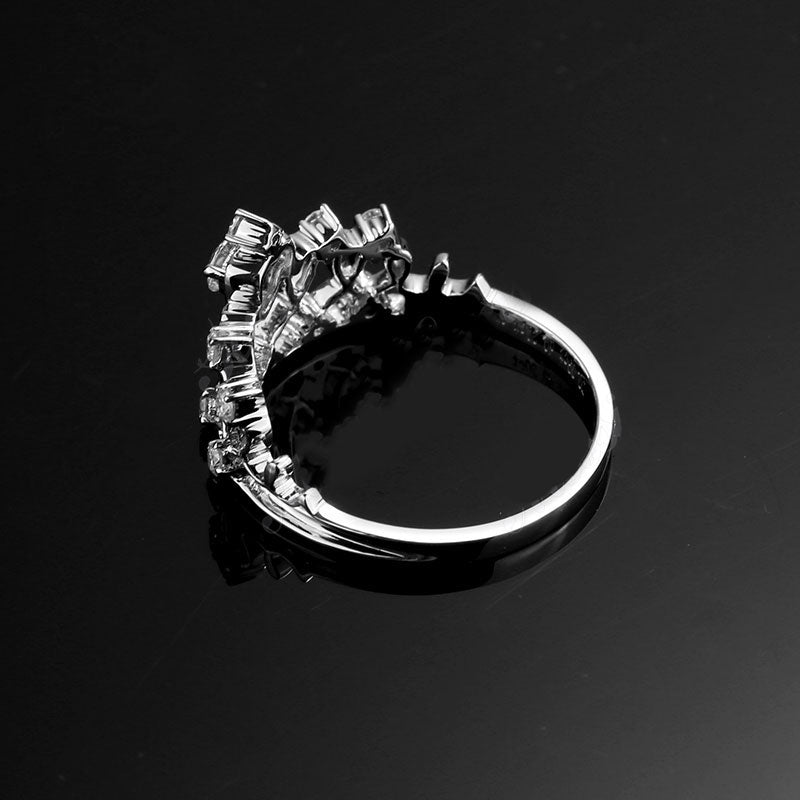 Eco-044: Heart-Shaped 1.00ct D VVS1 Lab-Grown Diamond Crown Ring | 18K White Gold | IGI Certified | Ecogemma