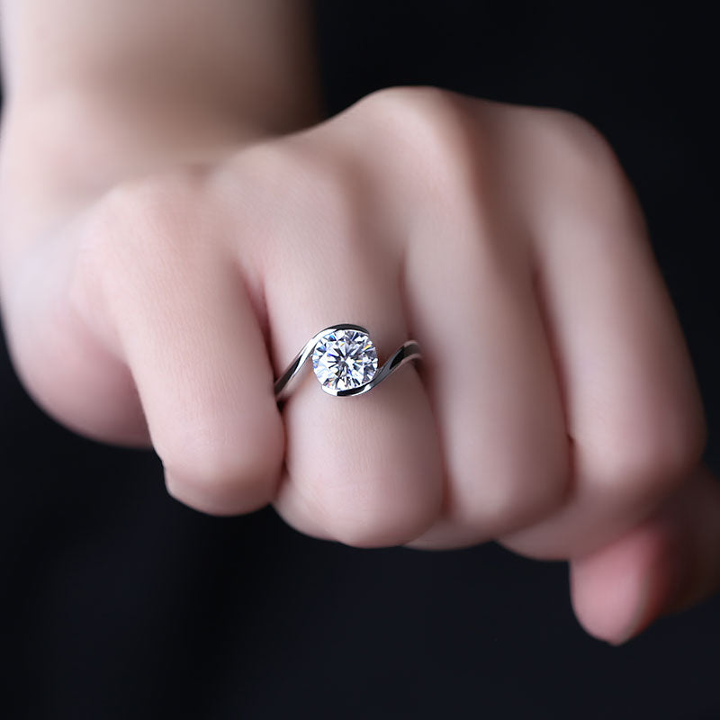 Eco-059: 1ct D VS1 Tension-Style Bypass Lab-Grown Diamond Ring | 18K Gold | IGI Certified | Ecogemma