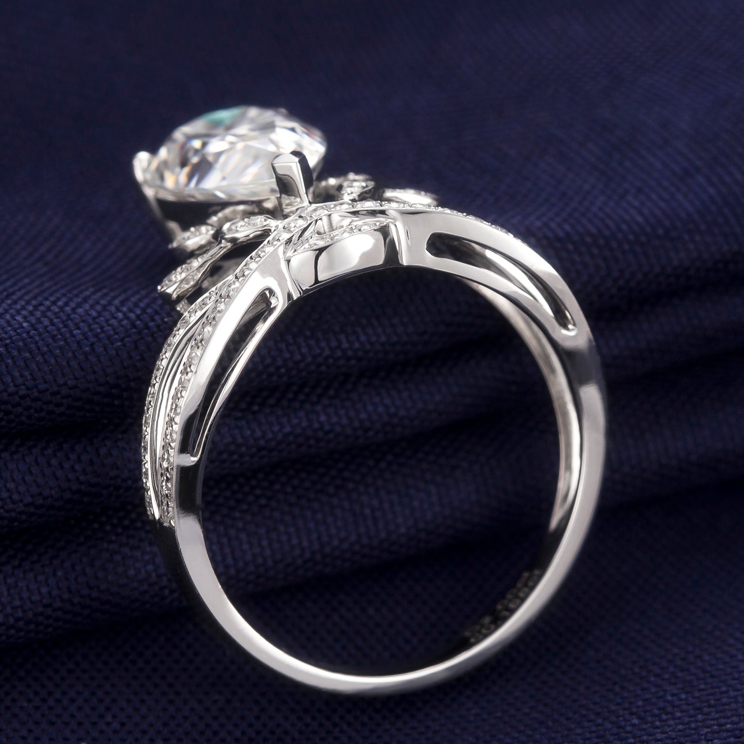Eco-069 |1.0ct D VS1 Lab-Grown Diamond | 18K White Gold | IGI Certified