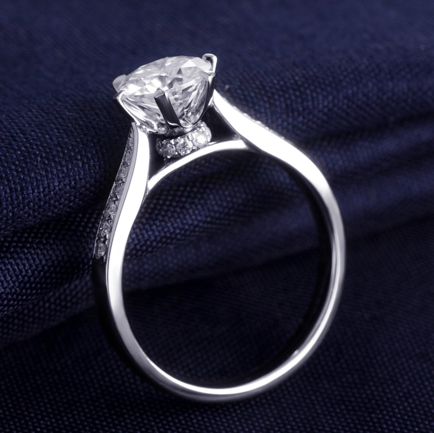 Eco-126 | 1.0ct D VVS1 Round -Cut Lab-Grown Diamond | 18K White Gold | IGI Certified