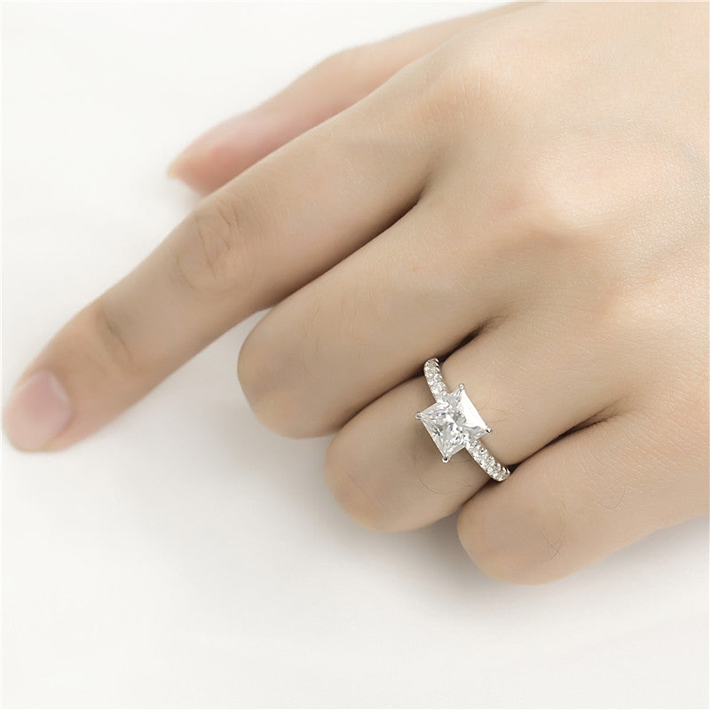 Eco-241 Customization | 18K White Gold | Radiant-Cut Lab-Grown Diamond 2ct E VVS2 | IGI Certified