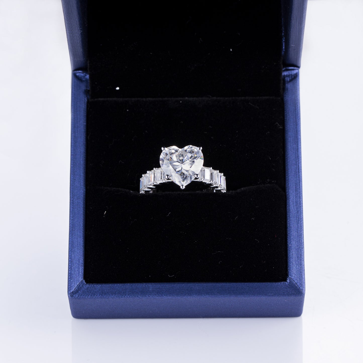 Eco-286 Customization | 18K White Gold | Heart-Cut Lab-Grown Diamond 1CT D VVS1 | IGI Certified