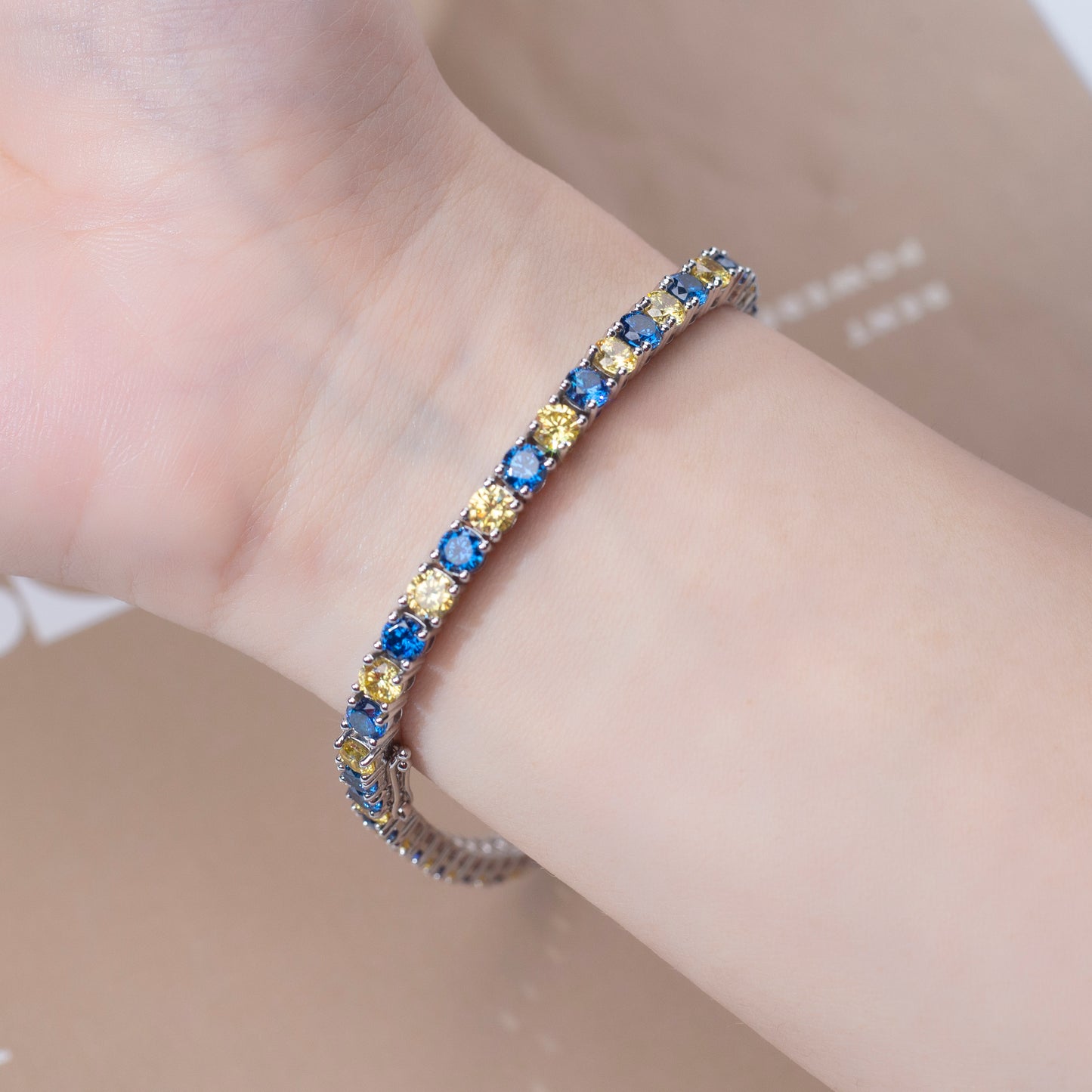 Ecob-556 "Aurora Duet" Lab-Grown Sapphire & Fancy Yellow Diamond Tennis Bracelet
