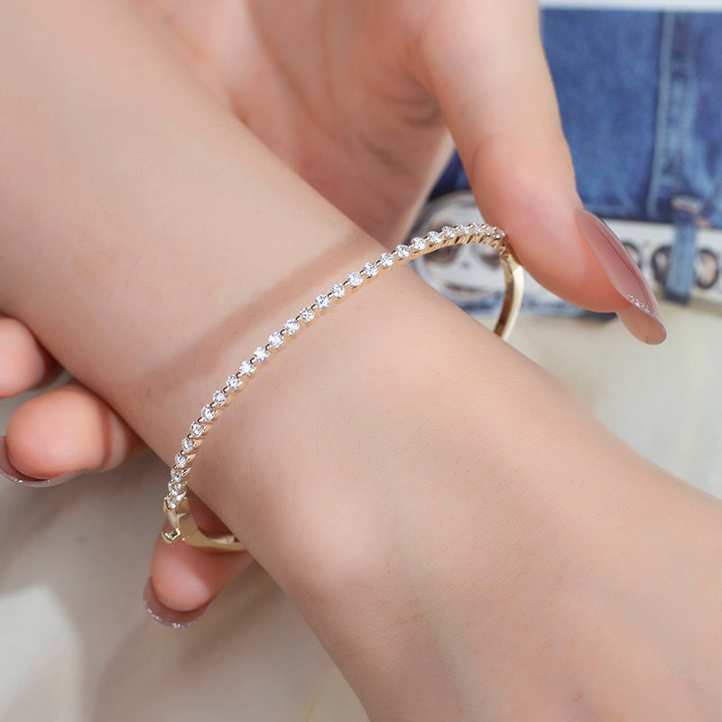 Ecob-569 "Guardian Grace" Lab-Grown Diamond Panther Clasp Bangle