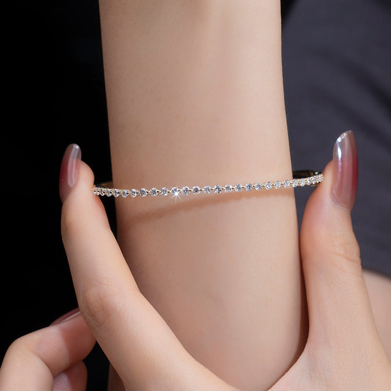 Ecob-569 "Guardian Grace" Lab-Grown Diamond Panther Clasp Bangle