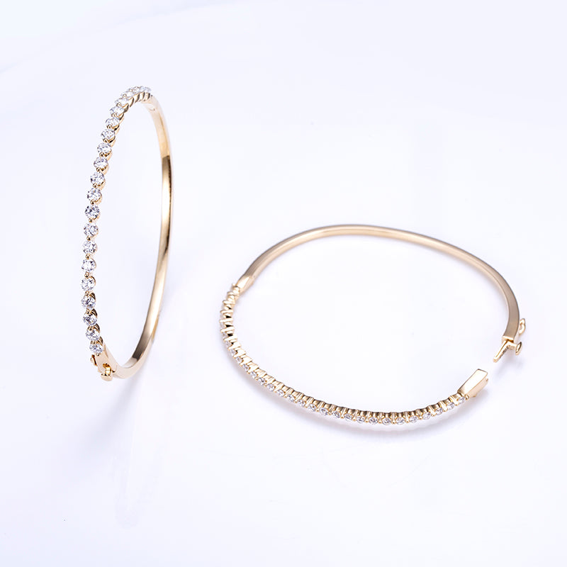 Ecob-569 "Guardian Grace" Lab-Grown Diamond Panther Clasp Bangle