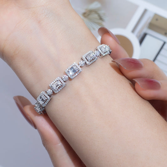 Ecob-577 ”Halo Ledger” Lab-Grown Diamond Emerald-Cut Bracelet - Luxury Collection