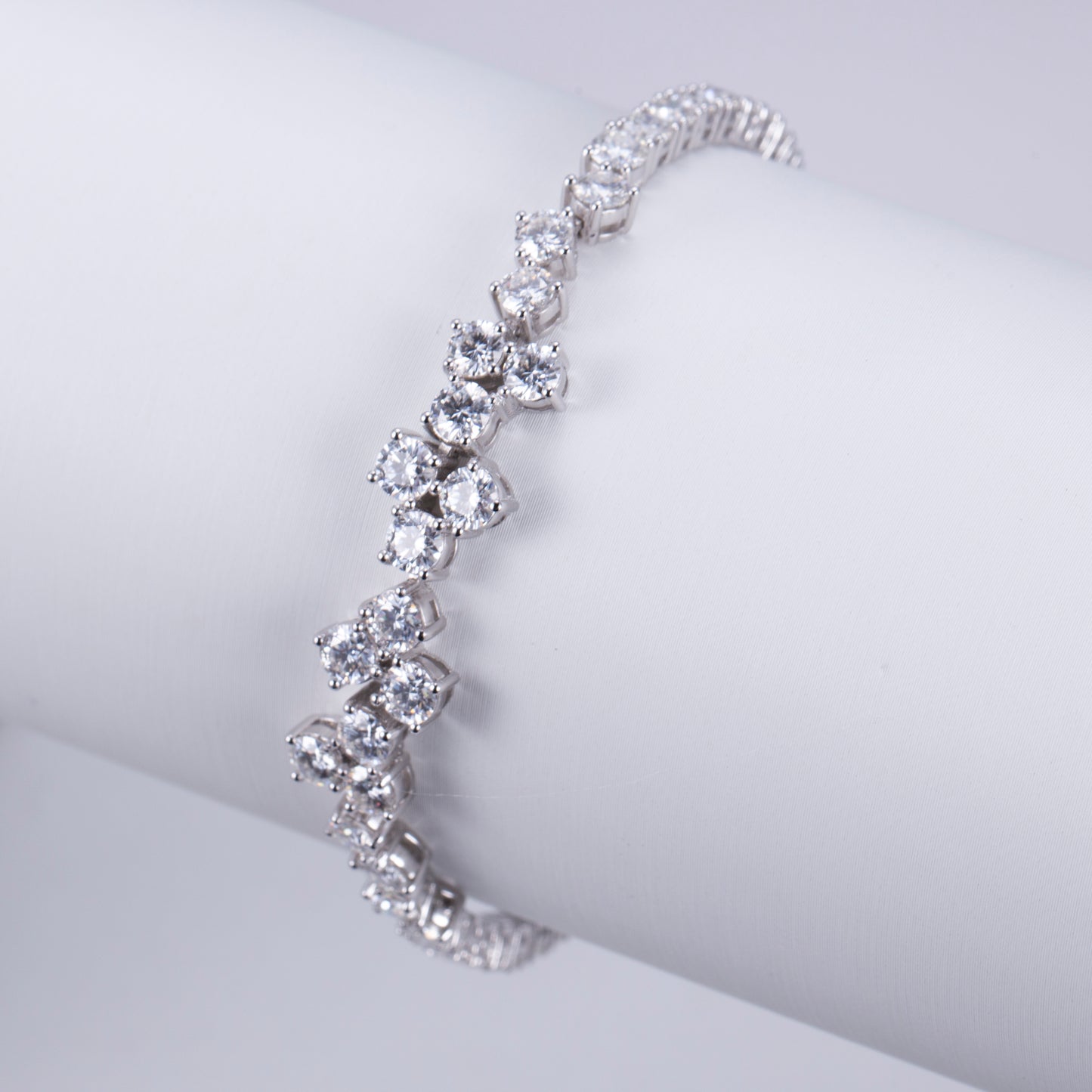Ecob-585 Stellar Bloom Lab-Grown Diamond Cluster Tennis Bracelet