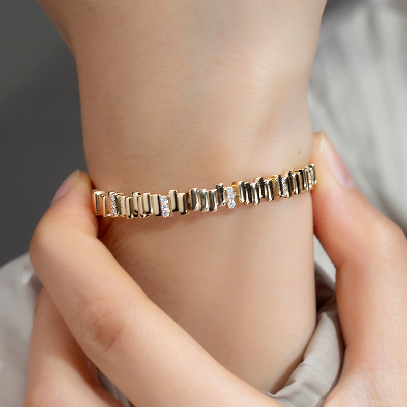 Ecob-596 | Lumière Lineage Lab Diamond Bracelet in 18K Gold