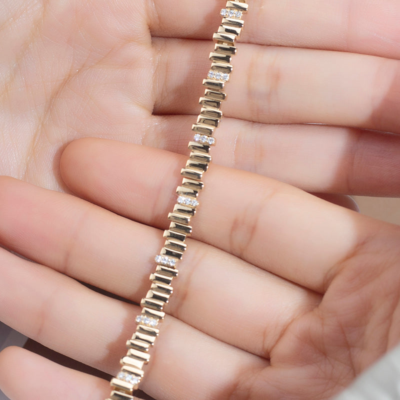 Ecob-596 | Lumière Lineage Lab Diamond Bracelet in 18K Gold