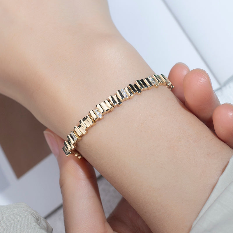 Ecob-596 | Lumière Lineage Lab Diamond Bracelet in 18K Gold