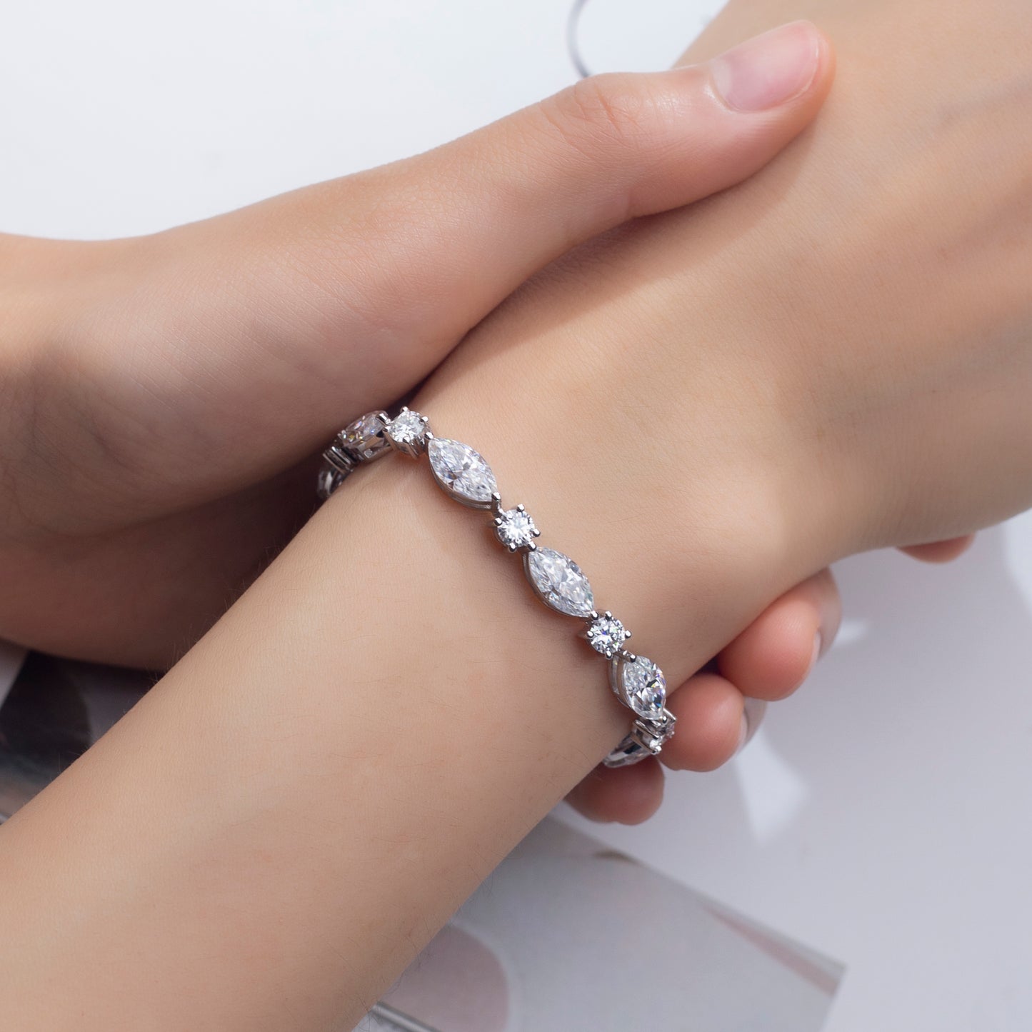 Ecob-607 | Sylphéa Lab Diamond Marquise Bracelet in 18K Gold