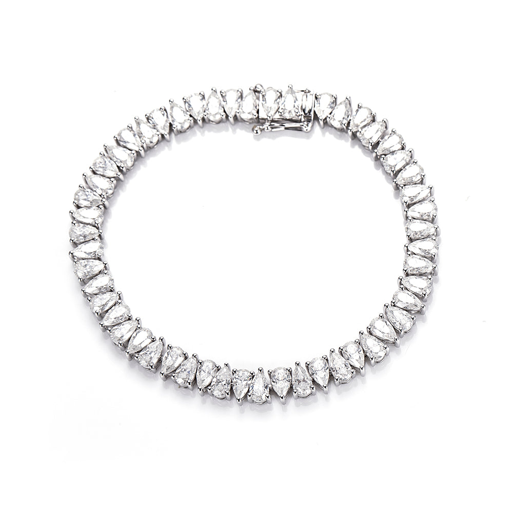 Ecob-608 | Cascade de Lumière Lab Diamond Bracelet in 18K Gold