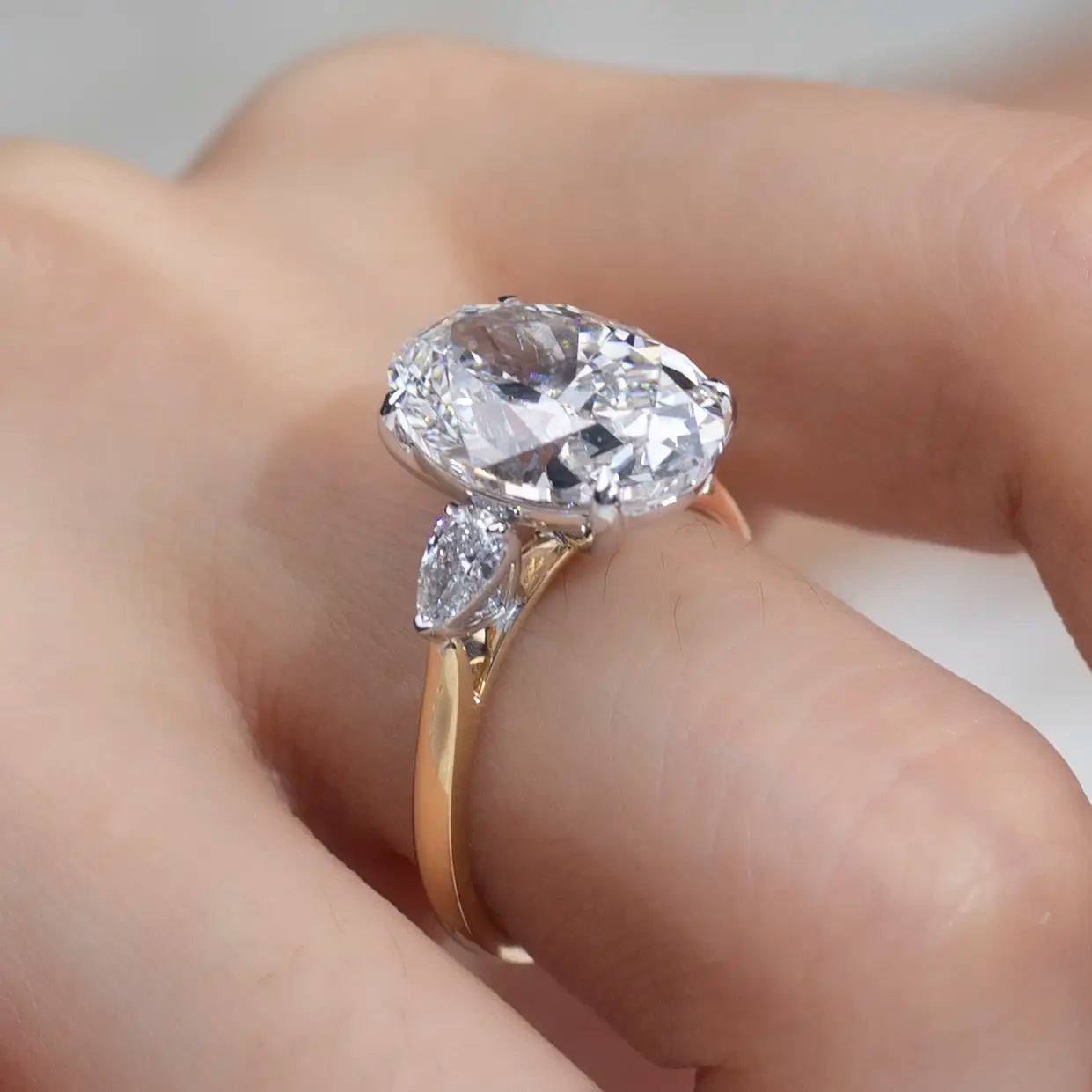 Eco-1307 | 18K White Gold 6CT Oval-Cut Lab-Grown Diamond Three-Stone Ring