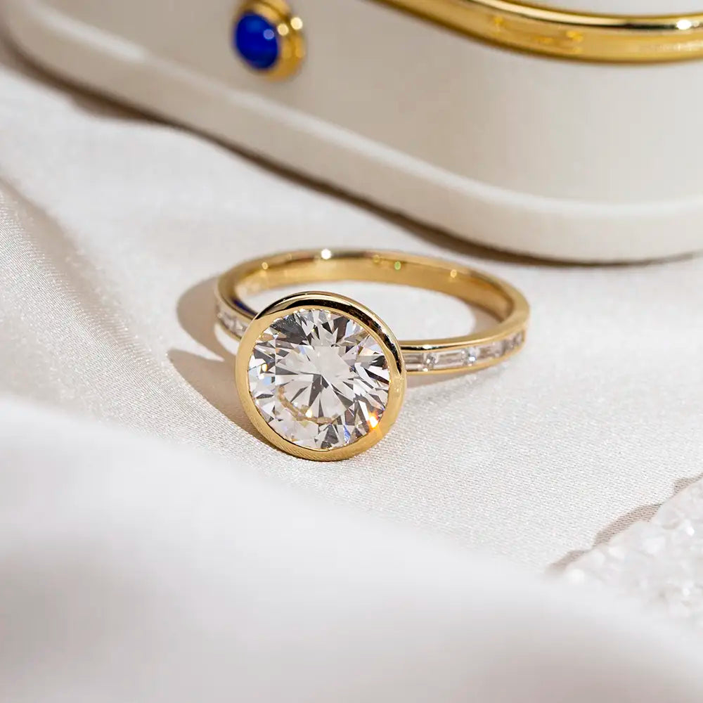 Eco-1722 | 18K Yellow Gold 3CT Round-Cut Lab-Grown Diamond Bezel Ring